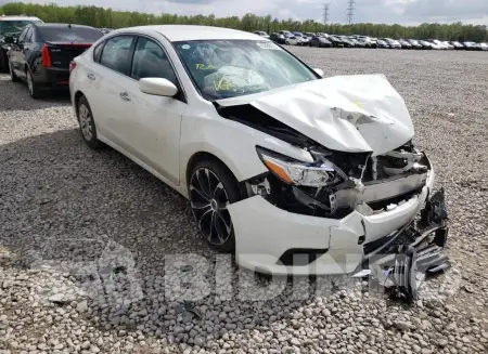 1N4AL3AP5GN352812
