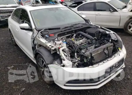 3VWDB7AJ8HM371215