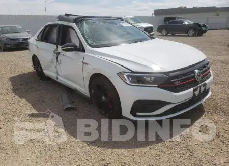 3VW5T7BU8MM048917