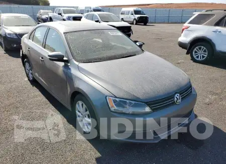 3VWD17AJ8EM440435