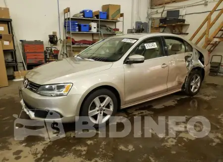3VWLL7AJ7DM207845