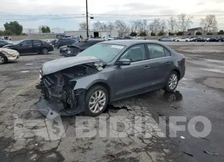 3VWD17AJ5EM377990