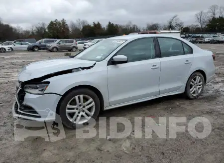 3VW2B7AJ7JM207242