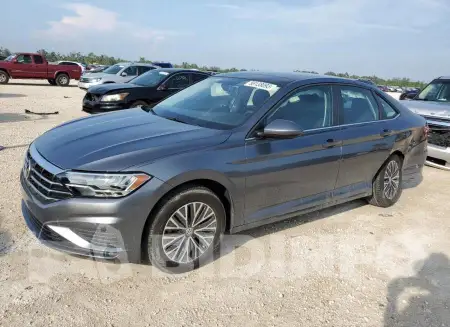 3VWCB7BU8LM049736