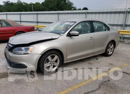 3VW3L7AJ2EM337243