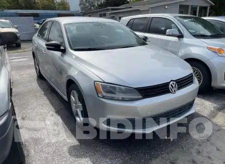 3VW2K7AJ2EM305049