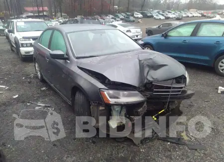 3VW2B7AJXHM372308