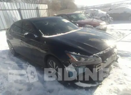 1N4BL4EV5KC155646
