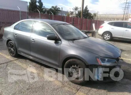 3VW2B7AJ4HM220752