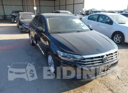 3VWCB7BU8KM215722