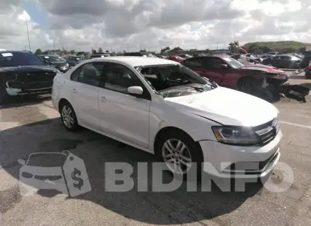 3VW2B7AJXJM235374