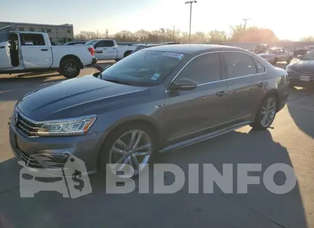 1VWDT7A33HC043636