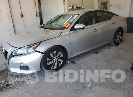 1N4BL4BV4KC152337