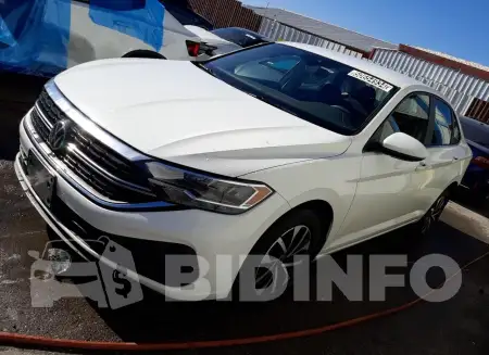 3VW5M7BU8RM025576