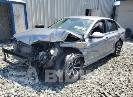 3VW5M7BU8RM090136