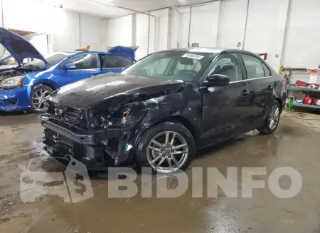 3VW2B7AJ4HM224493