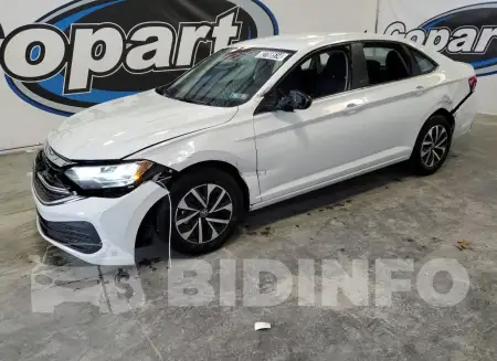 3VW5M7BU8RM082781