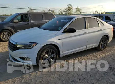 3VWCB7BU6KM211944