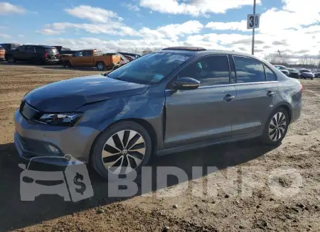 3VW637AJ8GM212182