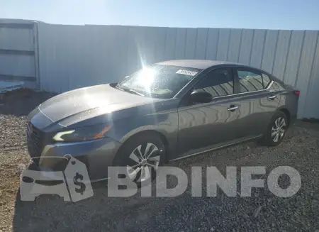 1N4BL4BV1RN334690
