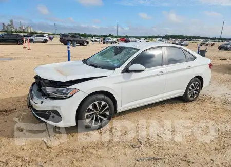 3VW5M7BU3RM100720