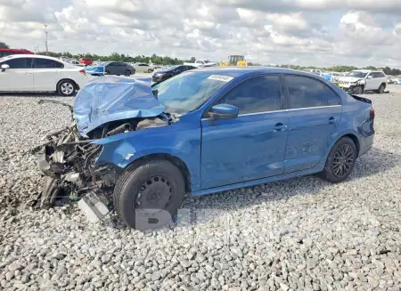 3VW2B7AJ4HM212943