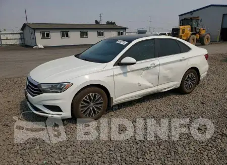 3VWCB7BUXKM276070