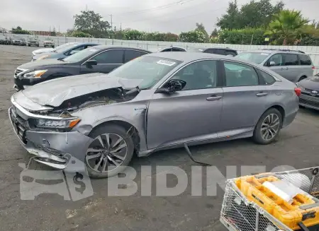 1HGCV3F18KA017353