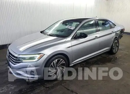 3VWEB7BU5LM025581