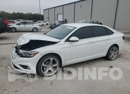 3VWCB7BUXKM260905