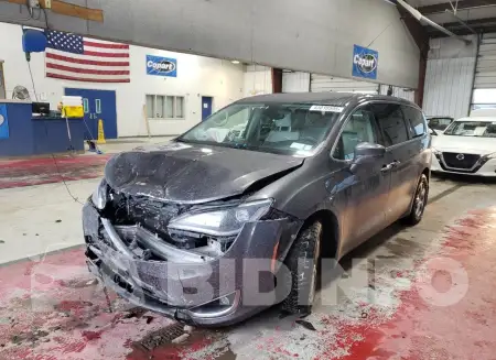 2C4RC1H72JR155484