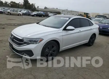 3VW7M7BUXRM013521