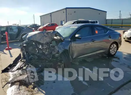 3N1AB8BV4LY261585