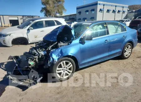 3VW2B7AJ8HM226893