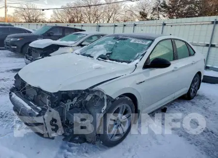 3VWCB7BUXLM064352