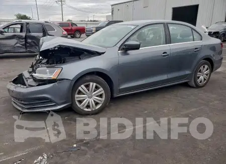 3VW2B7AJXHM272872