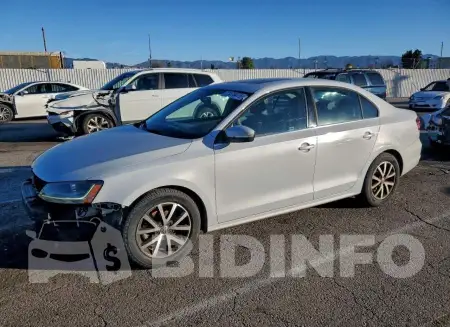 3VWDB7AJ8HM291560