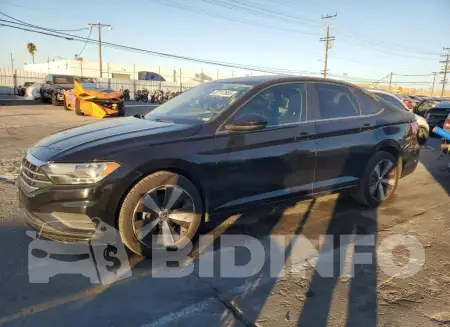 3VWCB7BU7KM143475