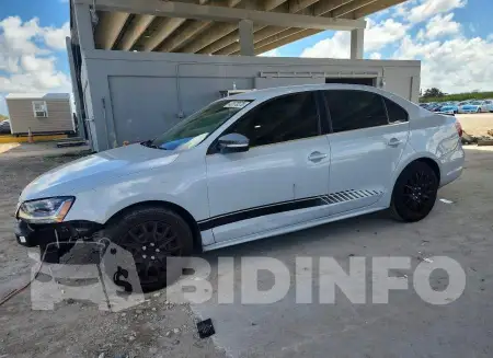 3VW2B7AJ2HM252504