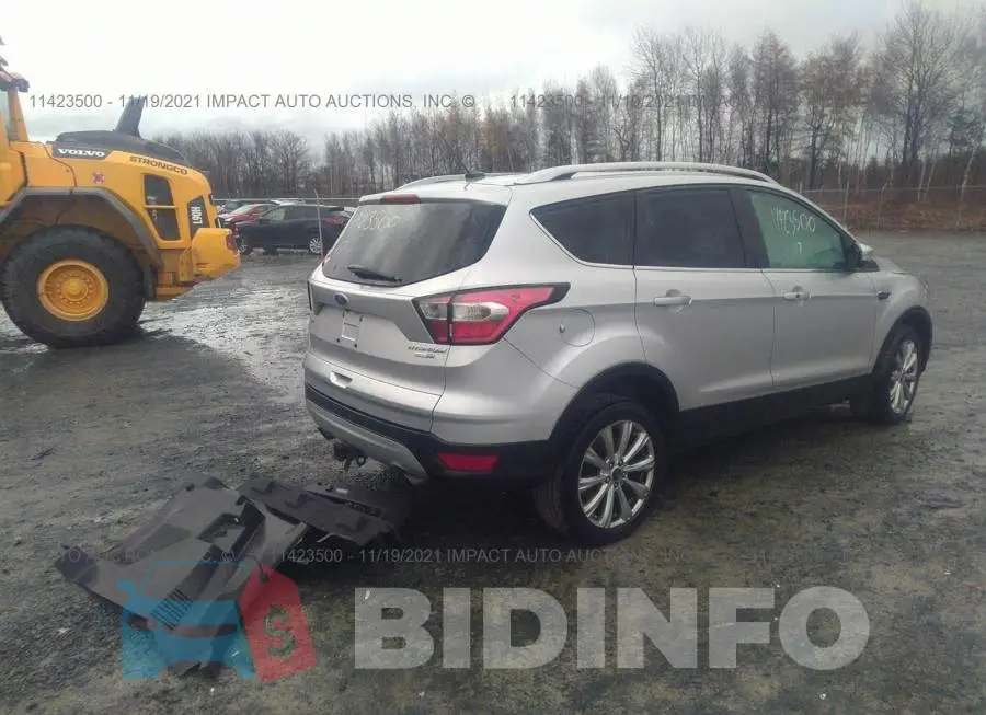 1FMCU9J90HUD96644 Photo# 4
