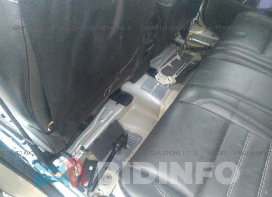 1FMCU9J90HUD96644 Photo# 6