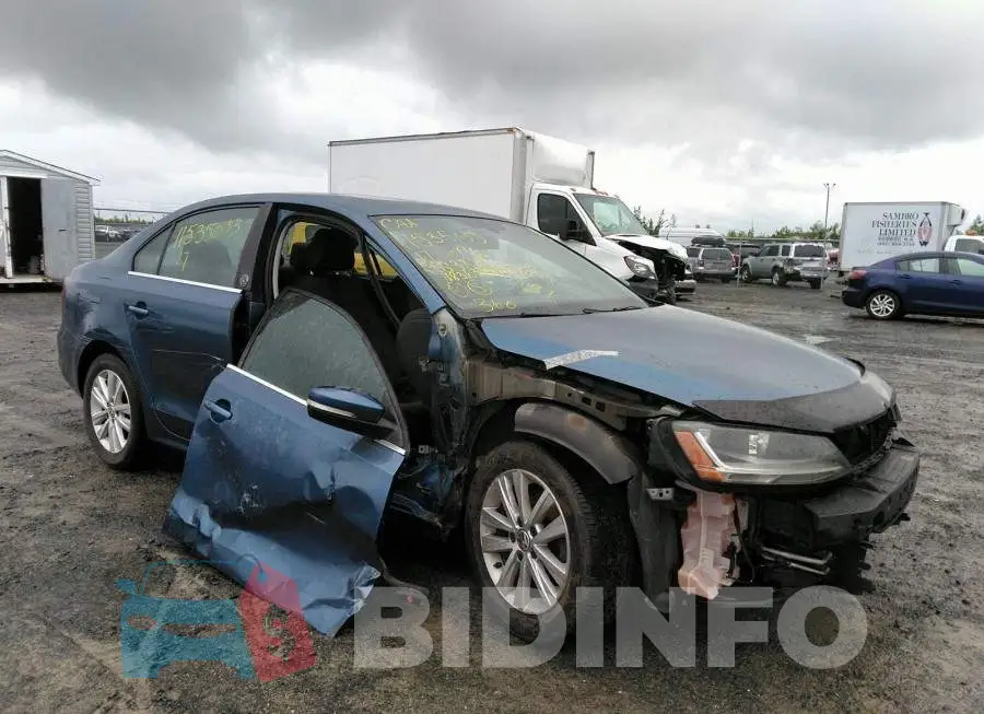 3VWB67AJ6HM233877 Photo# 1