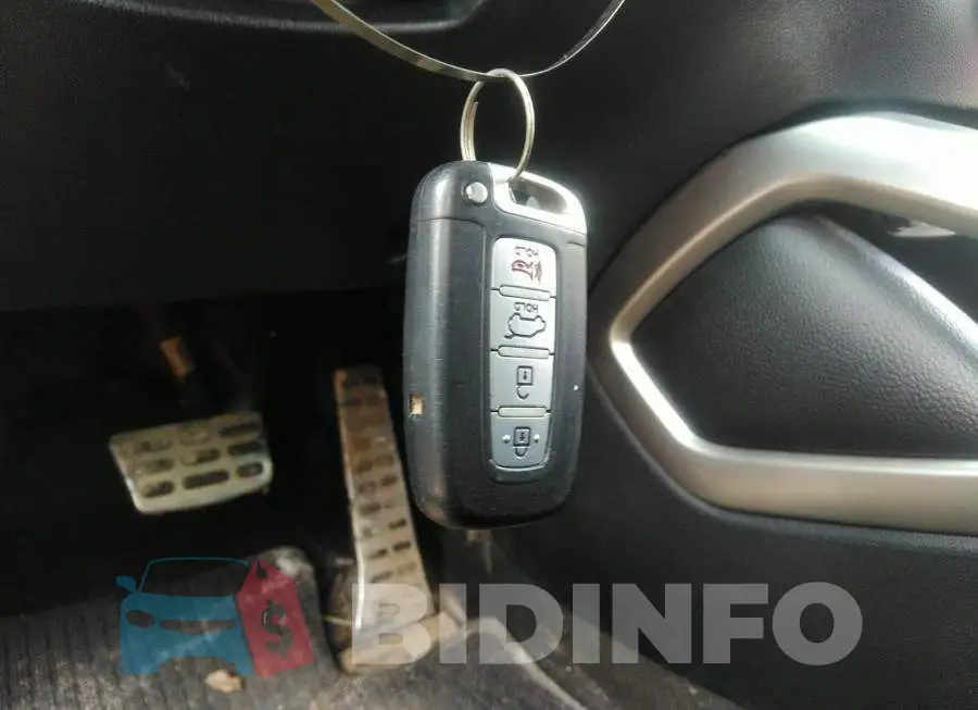 KMHTC6AE8GU251851 Photo# 11