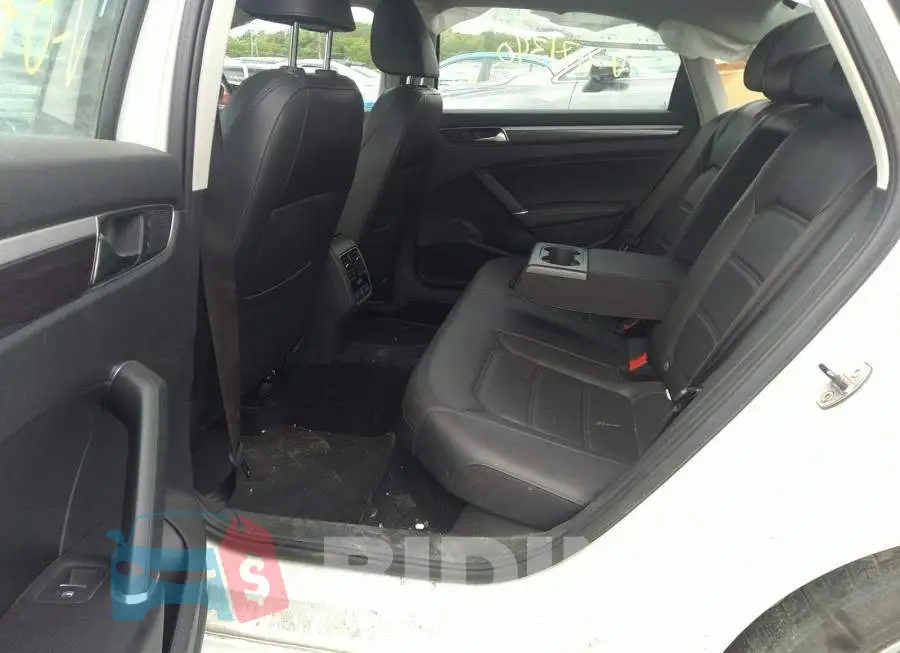 1VWBT7A32HC071340 Photo# 8
