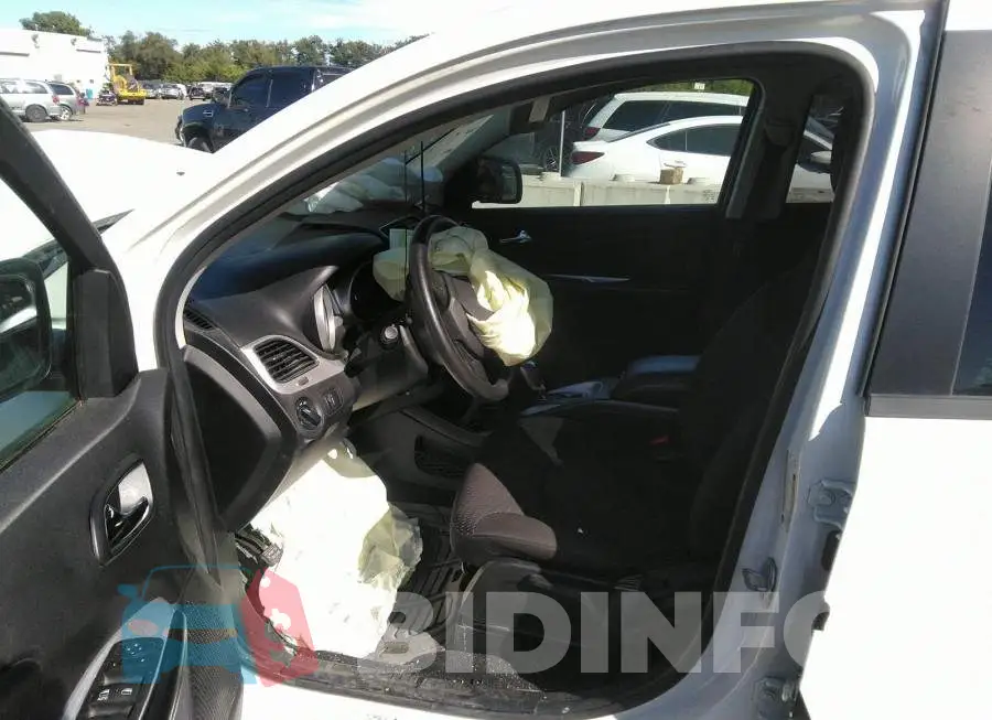 3C4PDCAB7HT601084 Photo# 5