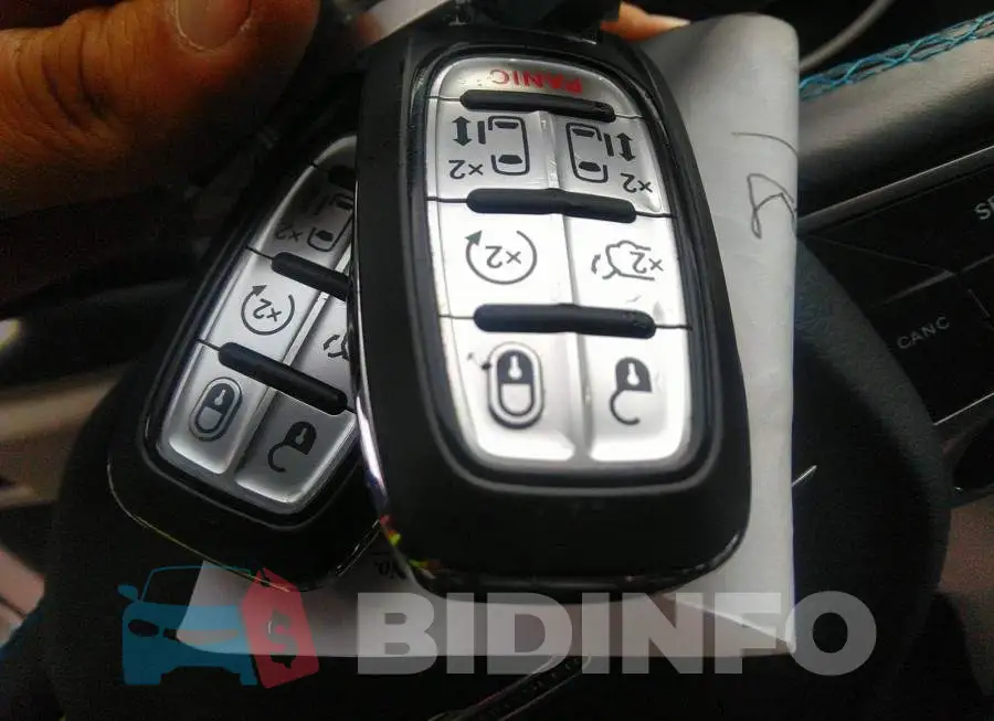 2C4RC1BG2MR583200 Photo# 11