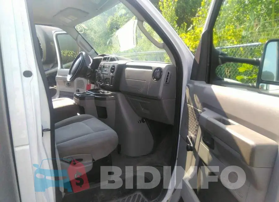 1FDWE4F64KDC14477 Photo# 5
