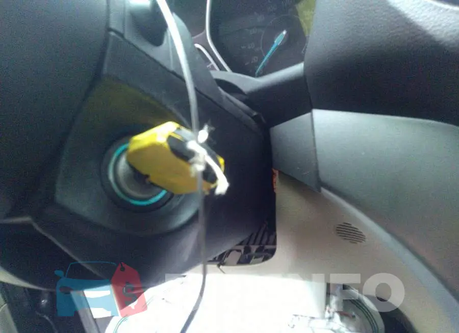1FMCU0GD4HUA67002 Photo# 11