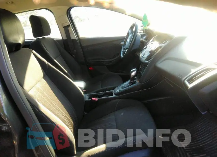 1FADP3FE7GL272979 Photo# 5