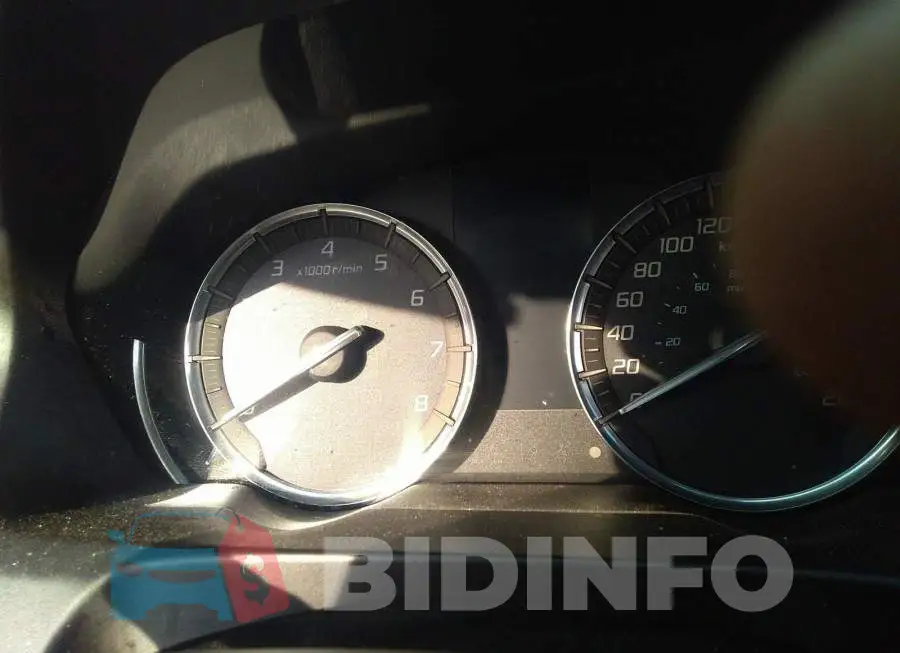 19UUB1F55FA802052 Photo# 7